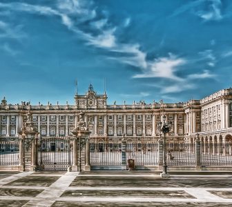 Palacio Real de Madrid Skip-the-Line Guided Tour – Private Tour in Italian