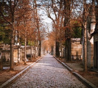 Pere Lachaise Cemetery Guided Walking Tour – Private Tour in Italian